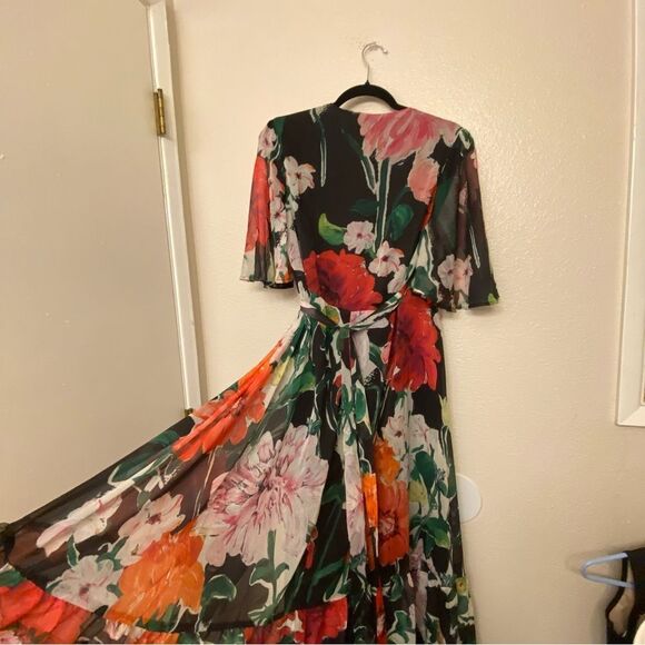 Hope & Ivy Maternity wrap maxi dress in black base floral ruffle lightweight 10 - Picture 8 of 16